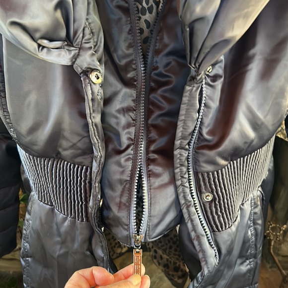 Women's Black Puffer Coat - Picture 6 of 12